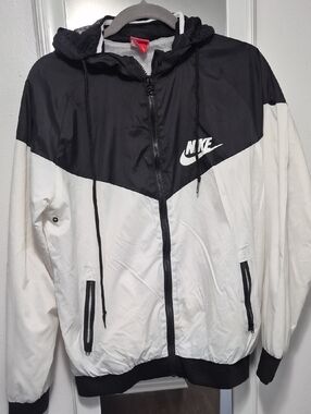 Nike Women’s Black & White Windbreaker Jacket with Hood